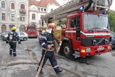 De ziua lor, pompierii cheamă orădenii să-i cunoască